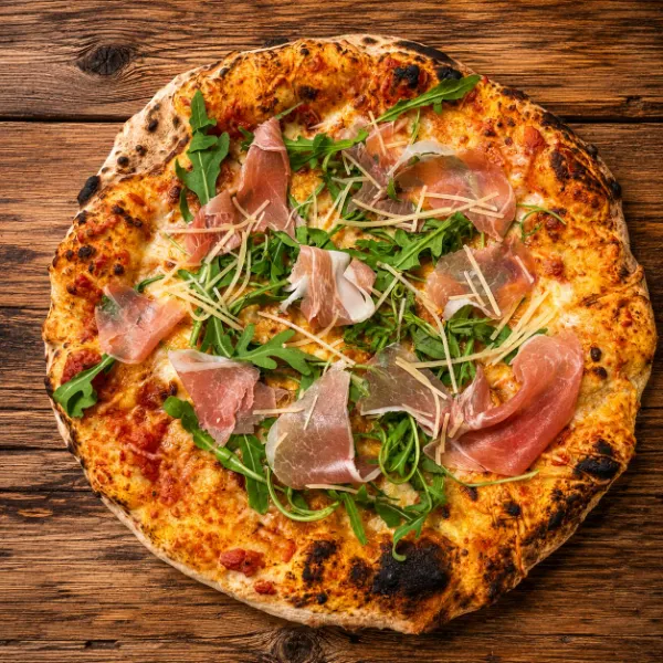 Pizza Serranita de Mextizza recién salida del horno de piedra